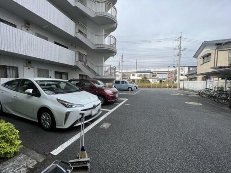 敷地内駐車場 駐車場の空き状況はお問い合わせください。