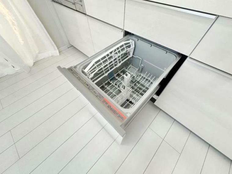 キッチン 家事負担を軽減する食器洗浄乾燥機もございます。
