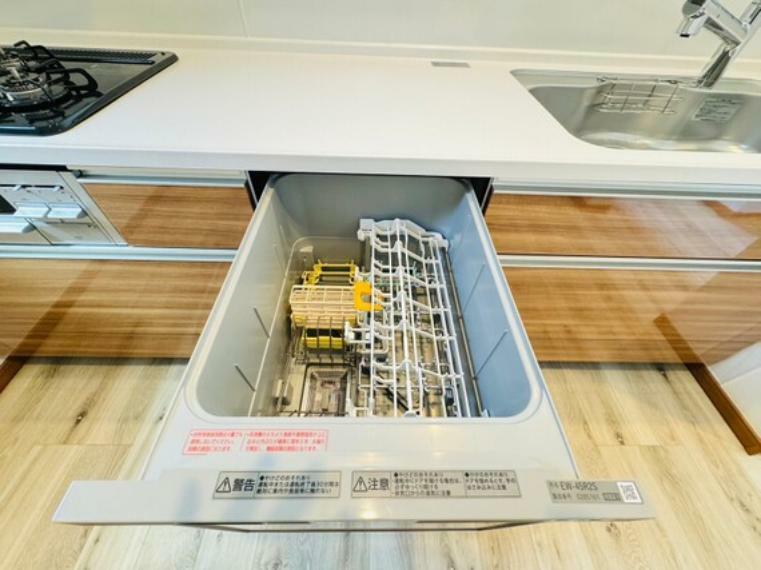 キッチン ビルトイン式食洗機を標準完備した、機能性に優れたシステムキッチン