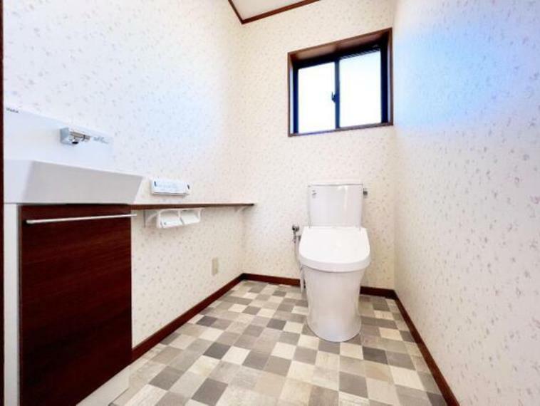 トイレ 各階にトイレがあるので、朝の忙しい時間帯もご家族がスムーズに準備できますね。