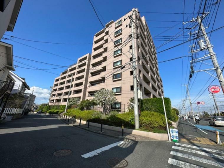 外観写真 全153戸のビッグコミュニティ。東海道本線「辻堂」駅まで徒歩約9分の立地です。ぜひ現地をご覧ください。