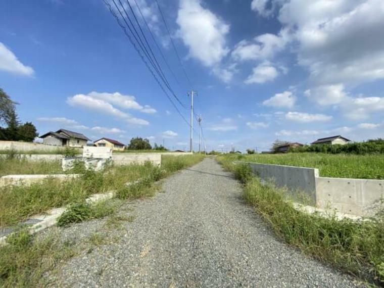 現況写真 南側の前面道路です。