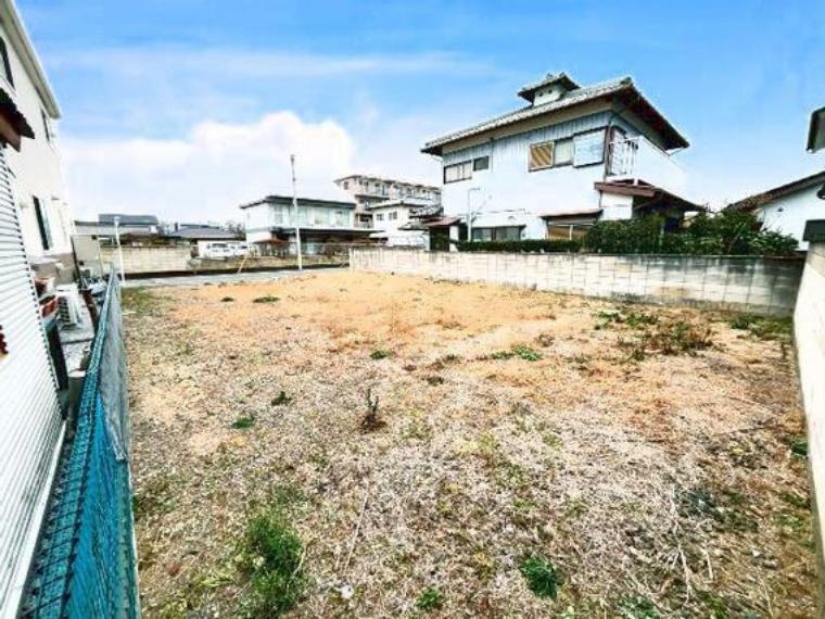 現況写真 更地ですので、すぐに建築に取り掛かれるのも魅力です。