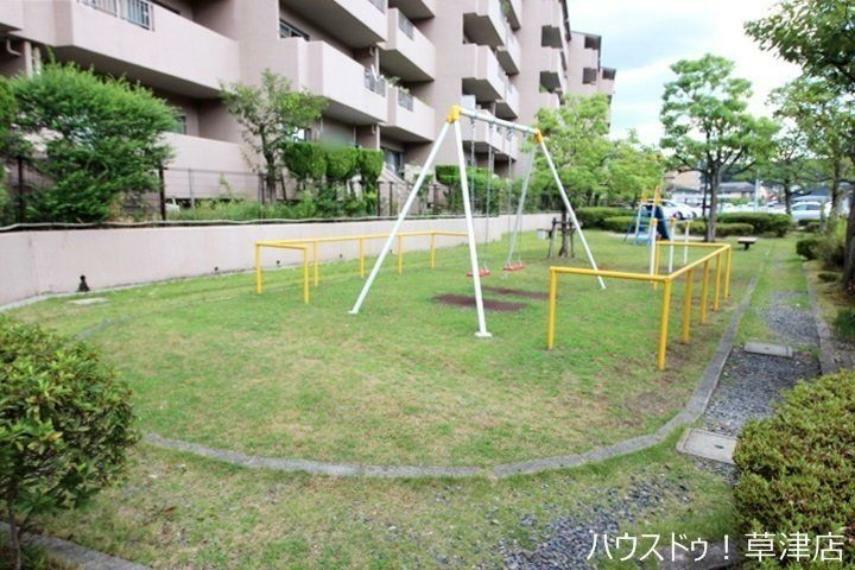 敷地内には公園もございます。