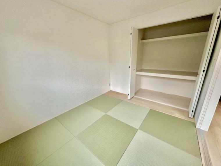 【1号棟】洋室畳敷き、畳があることにより客間や落ち着いた空間になります。