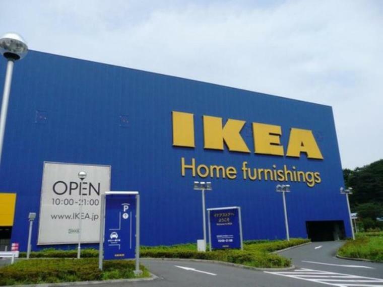 ホームセンター IKEA港北（北欧テイストの大型インテリアショップ。シンプルな生活雑貨から家具が揃っています。かなり広いので、テーマパークのように楽しめます。）