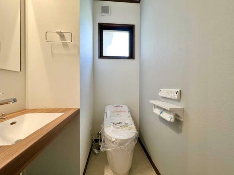 トイレ 【1階　トイレ】
