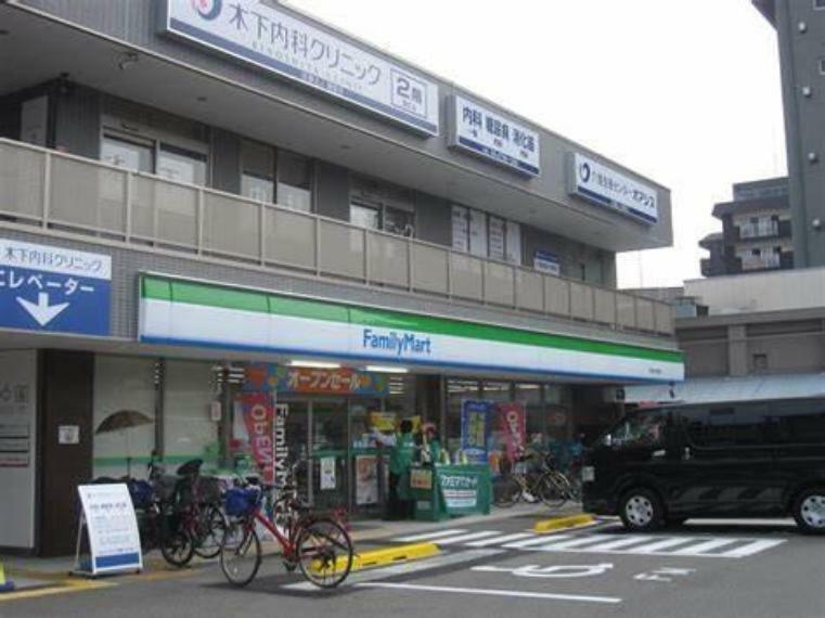 コンビニ ファミリーマート平野区役所東店