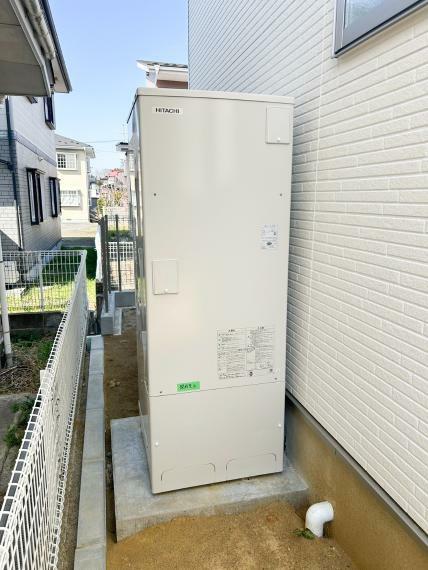 発電・温水設備 ≪エコキュート≫省エネだから光熱費が節約できる、非常時に貯湯が使えて防災面でもとても便利です。