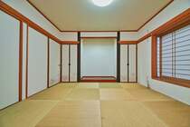 【2階和室8帖】和室があることで落ち着きと癒しの空間が生まれます。