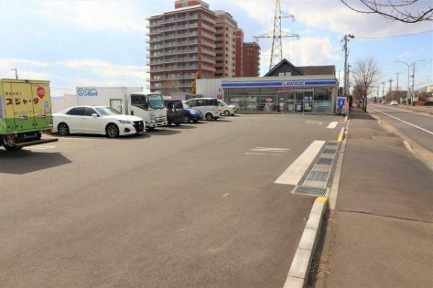 コンビニ ローソン寺岡一丁目店