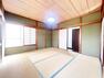 和室 約8帖の和室です。畳のお部屋は寛げる空間ですね。