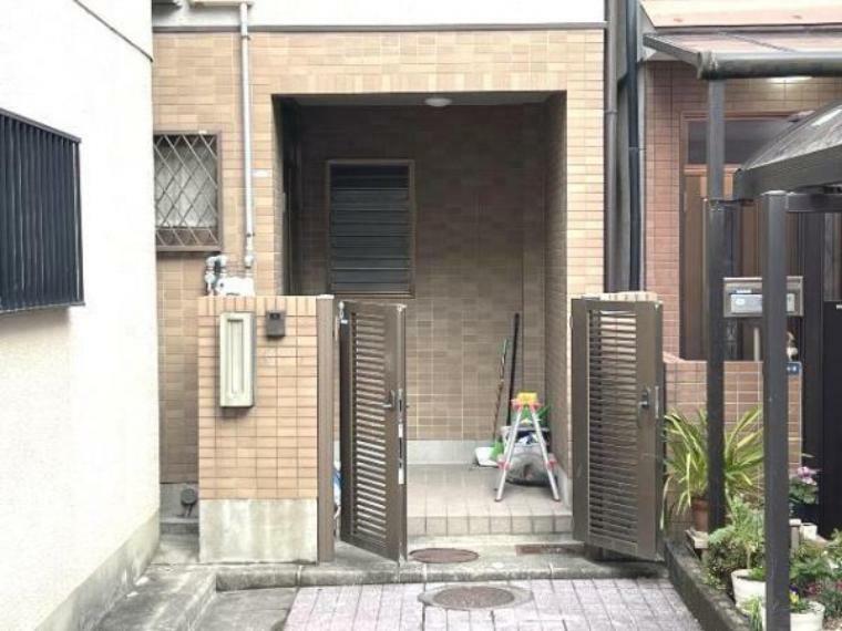 外観写真 京阪交野線「郡津」駅まで徒歩8分、全居室広さ6帖以上の4LDK戸建てです