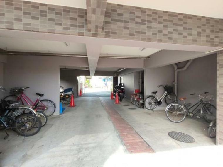 駐輪場 バイク置き場