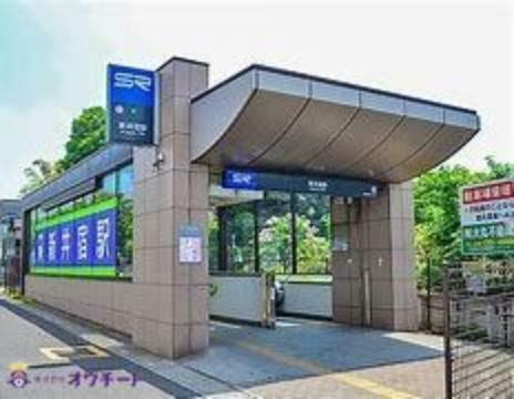 新井宿駅（埼玉高速鉄道線） 徒歩30分。