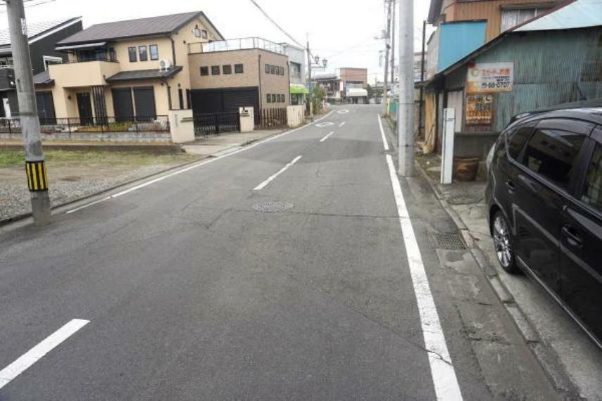 現況写真 南西側の前面道路です。