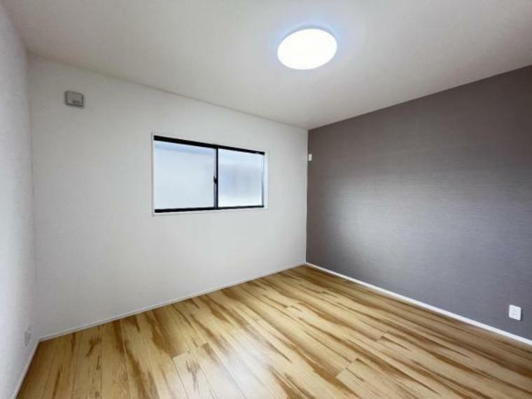 洋室 2階に使い勝手の良い3部屋を配置することで、ゆとりある間取り設計となっております。