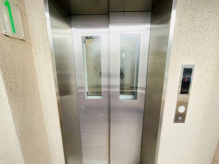 エレベーターがありますので重い荷物やベビーカーがあるときには助かりますね。
