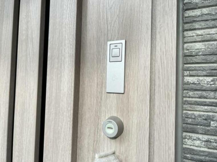 防犯設備 玄関ドアのタッチキーです。