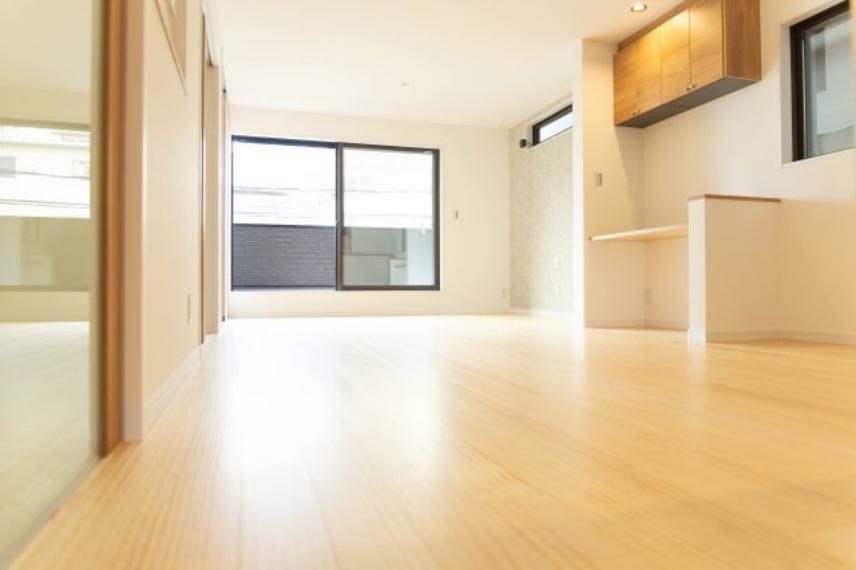 【ondo建物プラン例/LDK】床材には、人にやさしい自然素材の『無垢材』を使用。温かみのある住まい