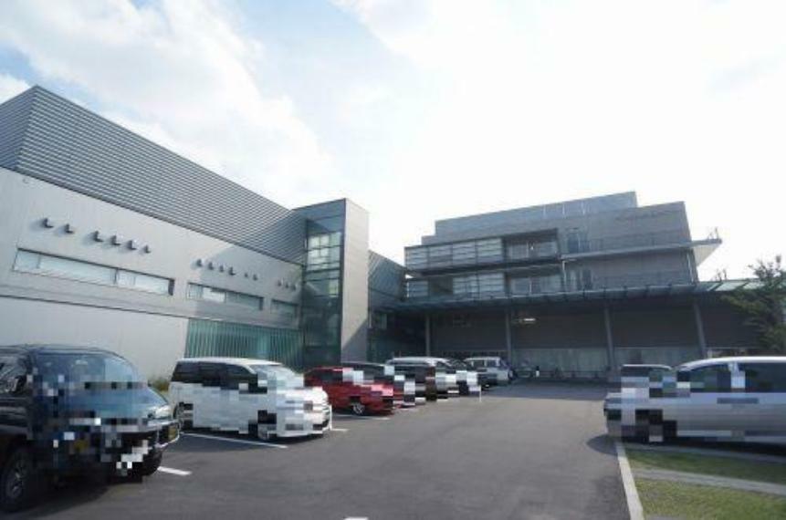 病院 【内科】戸田市立市民医療センターまで696m