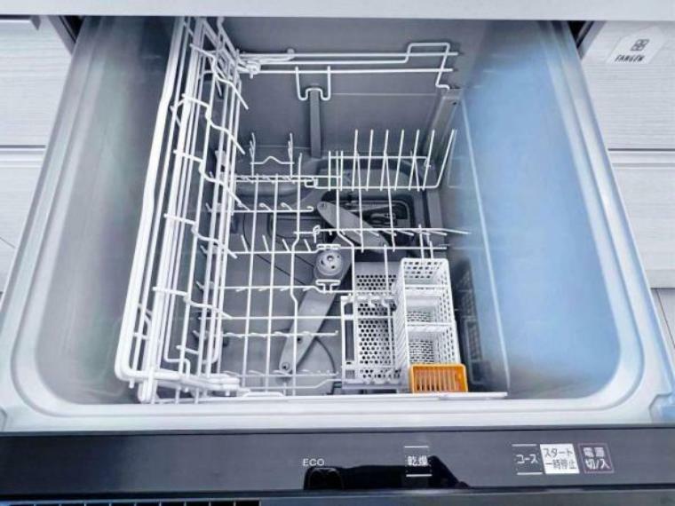 キッチン 食洗機内蔵のシステムキッチンです。