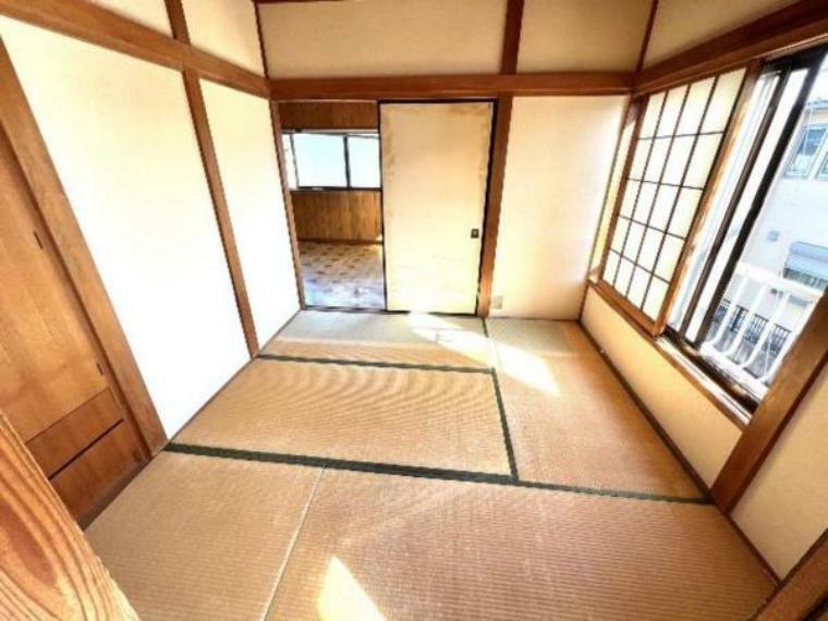 和室 畳のお部屋は寛げる空間ですね。
