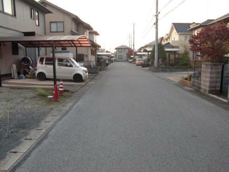 現況写真 前面道路は約6mです。