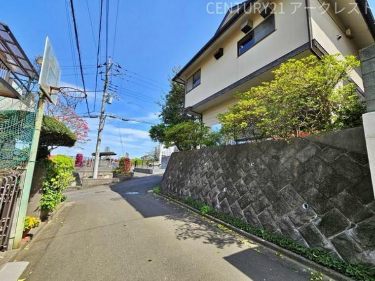 現況写真 車通りの少ない落ち着いた住環境です