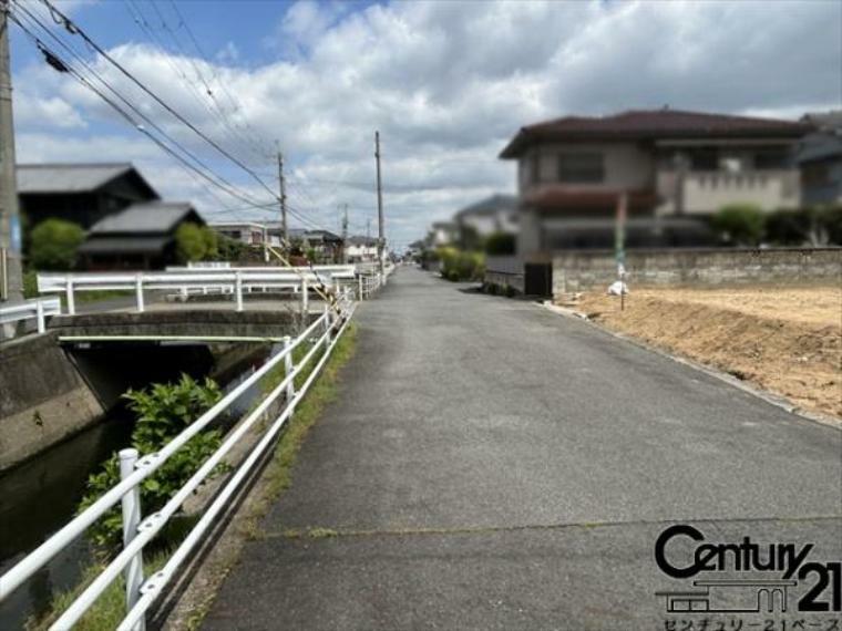 現況写真 ■現地撮影写真■小中学校が徒歩圏内に近接！子育て家族も安心の住環境です！