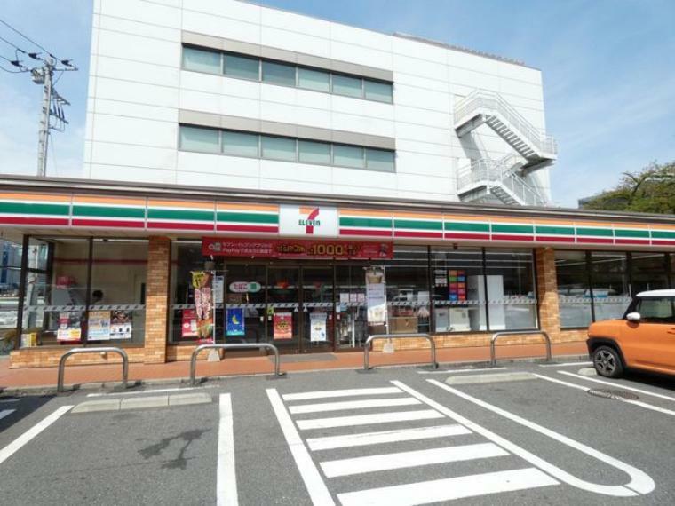 コンビニ セブンイレブン和光白子2丁目店 徒歩5分。