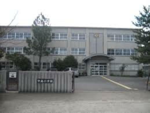 小学校 【小学校】八幡市立中央小学校まで579m