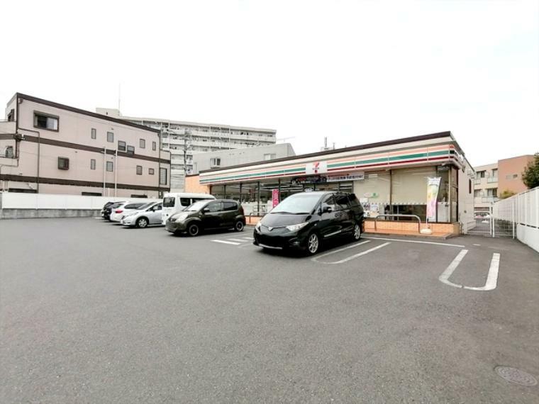 コンビニ セブンイレブン多摩鶴牧一丁目店