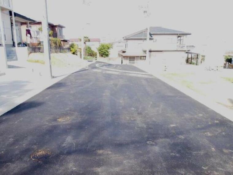 現況写真 前面道路を含めた現地写真です。