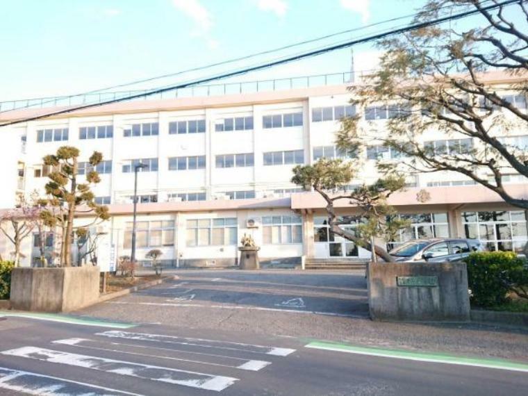 中学校 【周辺環境】新潟市立大江山中学校まで約2.5km（徒歩32分）です。