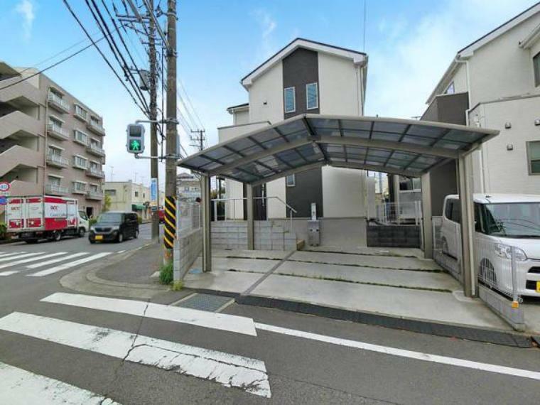 外観写真 南東・東角地。敷地132.99平米に建つゆとりの一戸建て