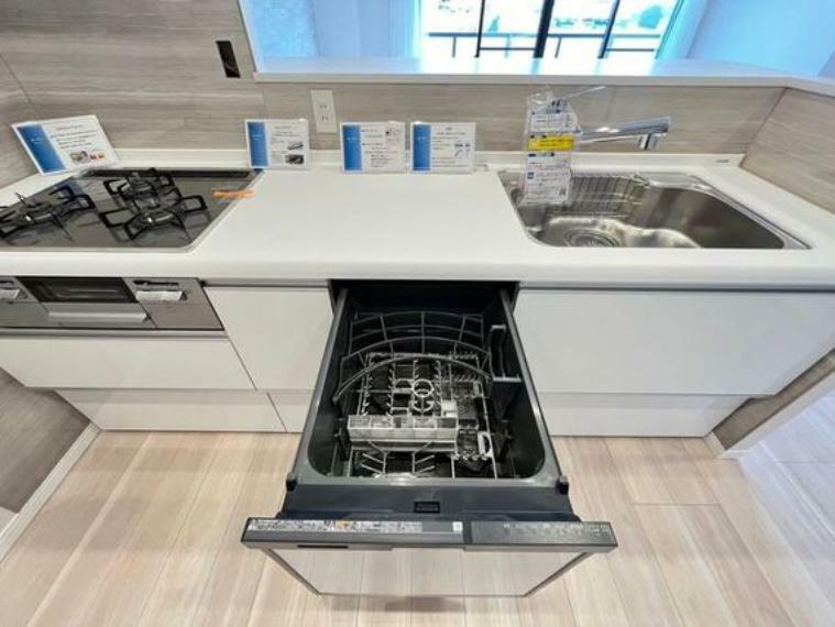 ビルトイン食洗機は作業スペースが広く使え、節約効果もあり、家事の時短にもなります。