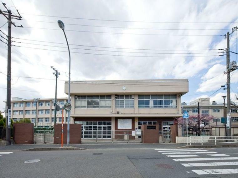 中学校 横浜市立南瀬谷中学校 徒歩11分。