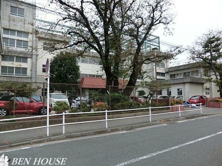 中学校 横浜市立万騎が原中学校 徒歩20分。部活動帰りの帰宅も安心の距離です！