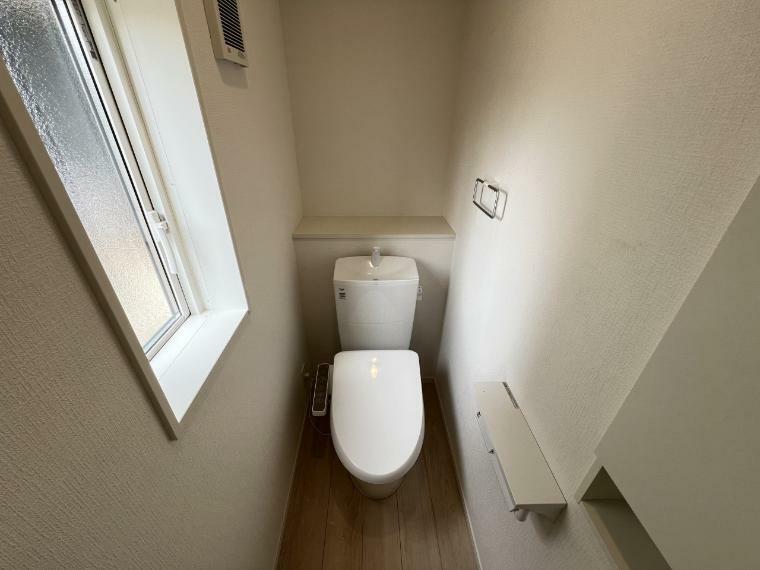 トイレ トイレは各階にご用意。ウォシュレット機能付き（6号棟）