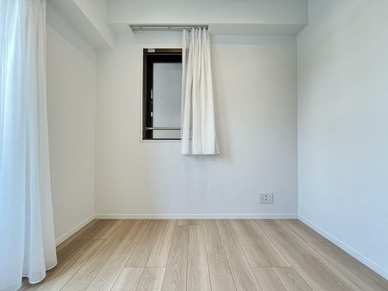 白を基調とした室内は、明るい住空間を造り出すだけでなく、清潔感をもたらしてくれます。