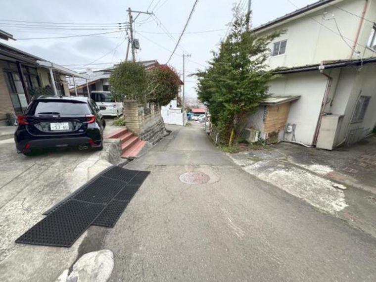 現況写真 前面道路を含めた現地写真です。