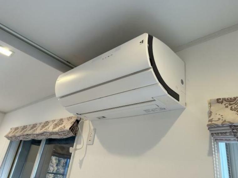 冷暖房・空調設備 【エアコン】室内を快適に保ちます。