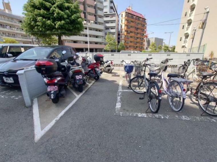 バイク置き場も確保されています。