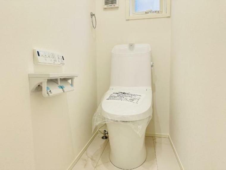 トイレ E号棟　節水型のトイレです。