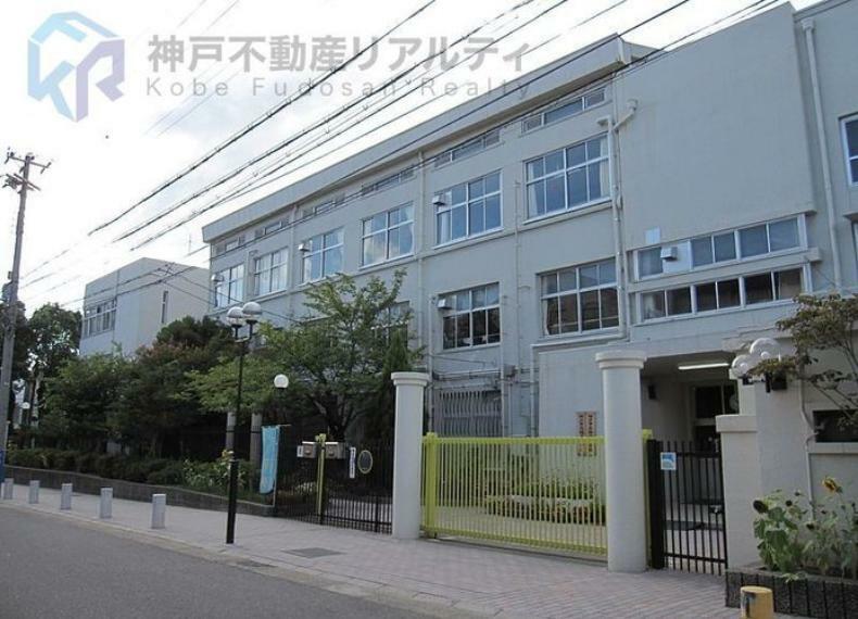 中学校 神戸市立湊川中学校 徒歩10分。