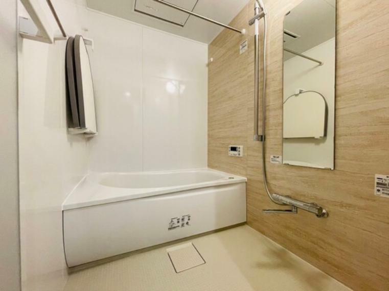 浴室 リフォームされたバスルームは一日の疲れを癒す特別な空間に…