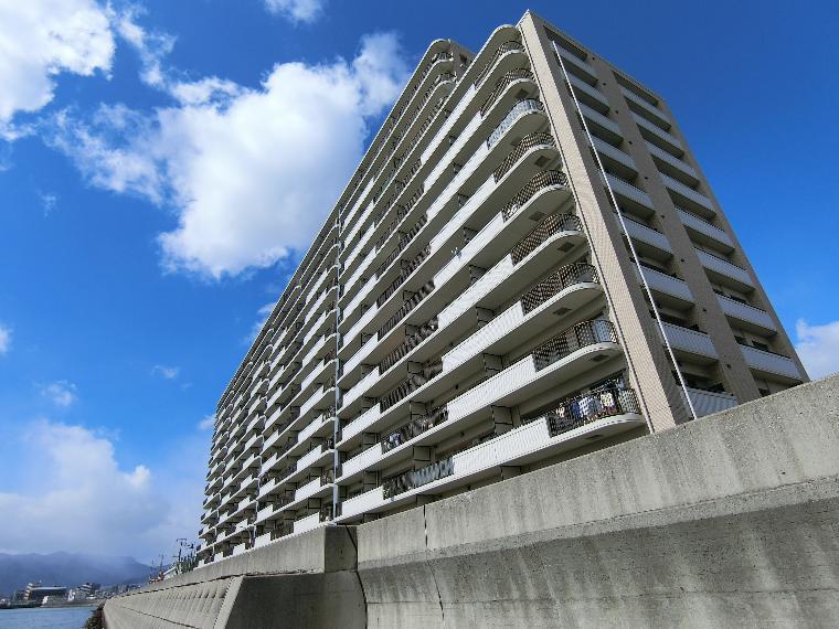 パラッシオ楽々園シービスタ 8階