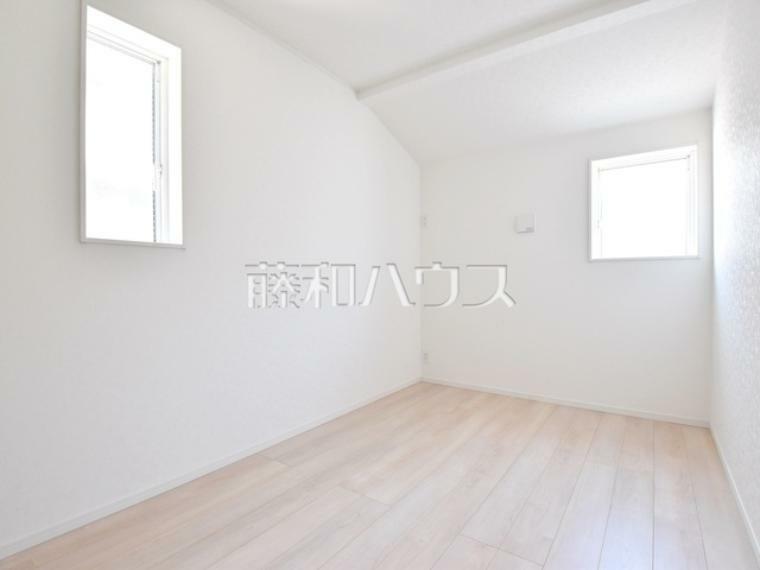 6号棟　居室　【西東京市保谷町5丁目】各居室は2面採光により、明るく開放的な空間となっています。　