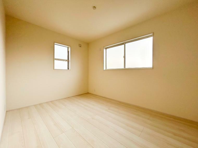 子供部屋 ≪6帖洋室≫しっかりとした大きさのクローゼットですっきり収納できるお部屋です！